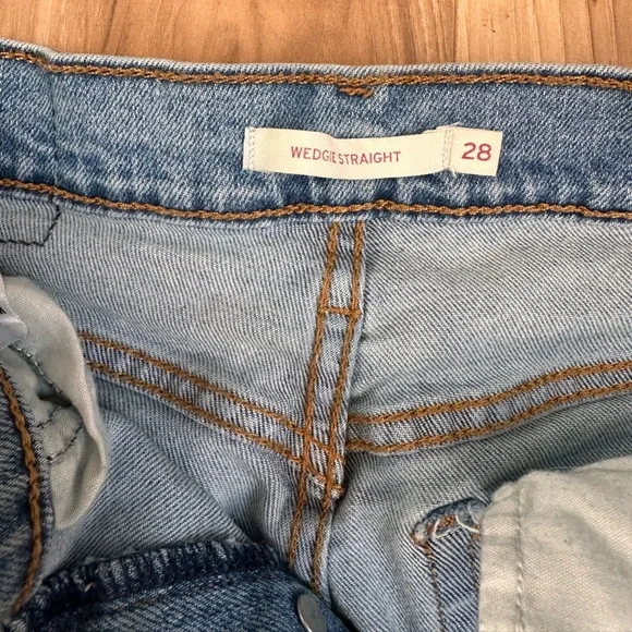 Levi's Wedgie Straight Jeans - Picture 2 of 4